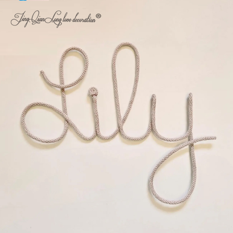 Baby Nursery Name Letters - لافتات أسماء مخصصة كبيرة من الصوف